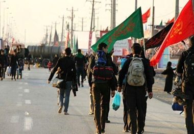 انحراف در مراسم اربعین بهانه‌ به دست دشمنان می‌دهد