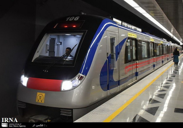 خط 5 مترو تهران جمعه ها مسافرگیری می‌کند