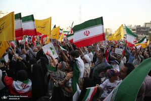 اجتماع مردمی در حمایت از رزمندگان مدافع