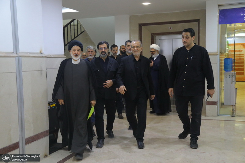 سفر رئیس جمهوری به قم و دیدار با مراجع و علما -2