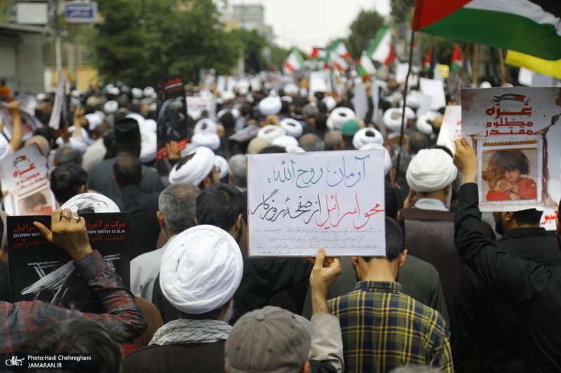 راهپیمایی نمازگزاران قمی در حمایت از مردم غزه