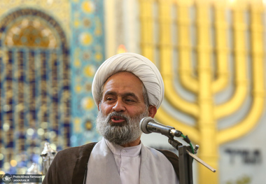 علیزاده: پیروان ادیان الهی از بدو پیروزی انقلاب در تمام عرصه ها حضور فعال داشته اند 