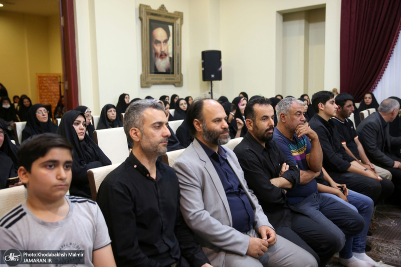 دیدار کارکنان حرم و موسسه تنظیم و نشر آثار امام خمینی(س) با سید حسن خمینی