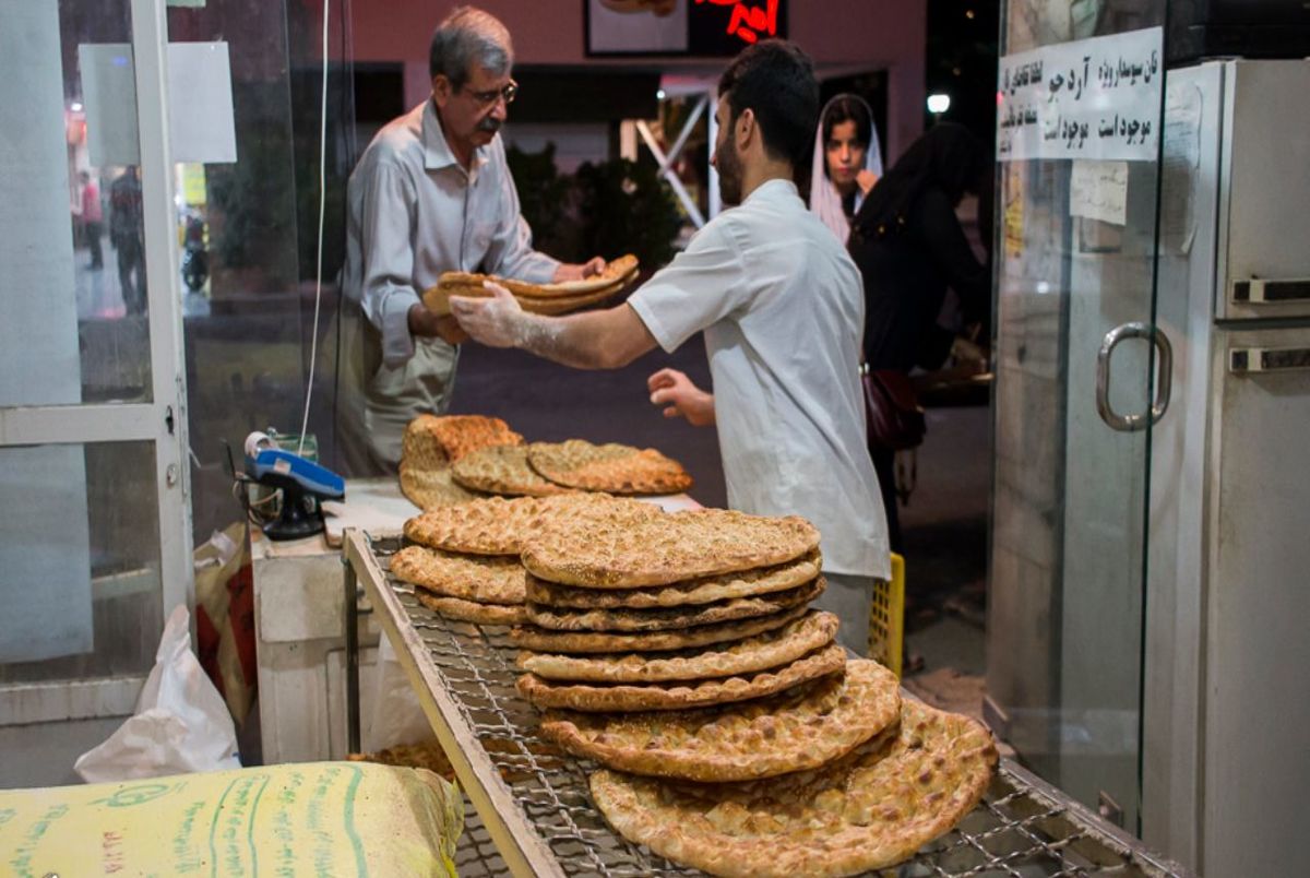 تعدادی از نانوایی ها به دلیل کمبود آرد تعطیل شدند