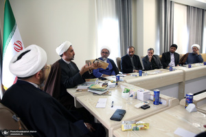 نشست بررسی زمینه‌های حضور فرهنگی و هنری موسسه تنظیم و نشر آثار امام خمینی (س) در عراق