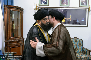 دیدار جمعی از علمای شیعه و سنی با سید حسن خمینی