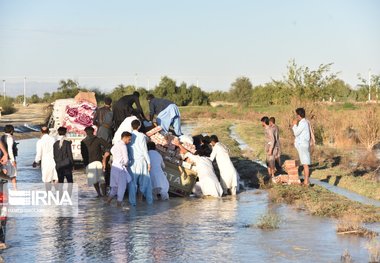 برپایی ۱۵۰ پایگاه جمع آوری کمک برای سیل زدگان در البرز