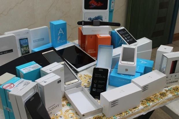 ۸۰۰ دستگاه گوشی موبابل قاچاق در ملکان کشف شد