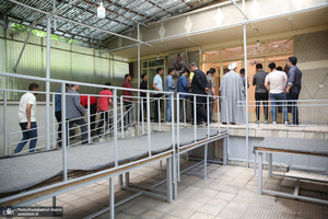 بازدید جمعی از دانشجویان دانشگاه سهند تبریز و دانشگاه شهید عباسپور تهران از بیت امام خمینی (س)