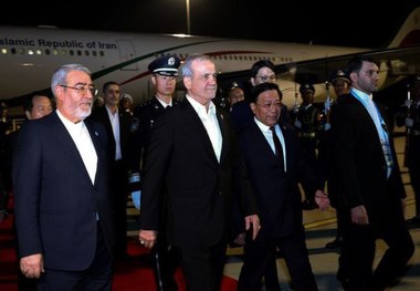 پزشکیان وارد چین شد + عکس ها