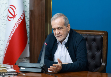 پزشکیان: تصمیمات غیرکارشناسی نتیجه حذف نخبگان از فرآیند تصمیم‌گیری است/ دانشگاه‌ها باید بازیگران اصلی در حل بحران‌های کشور شوند/ مسیرهایی را به اشتباه پیموده‌ایم و دانشگاه‌ها و استادان باید اعلام کنند که این مسیرها اشتباه بوده و راه درست را نشان دهند