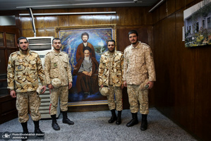 تجدید میثاق دانش آموزان و اقشار مختلف مردم با امام (س) در حسینیه جماران