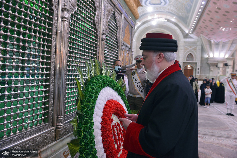 ادای احترام رهبر جهانی آشوریان به حضرت امام خمینی (س)