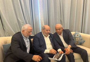 مذاکرات درباره لیست اسرای فلسطینی همچنان ادامه دارد/ حماس در حال گفت‌وگو با دیگر گروه‌های فلسطینی است تا موضع مشترکی در پاسخ به اسرائیل ارائه کند