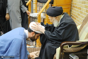 عمامه گذاری طلاب در روز عید مبعث توسط مراجع عظام تقلید‎‎