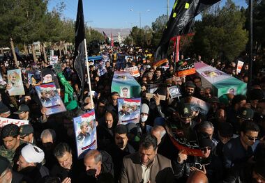 پیکر جان‌باختگان مراسم تشییع سردار سلیمانی در بیرجند تشییع شد