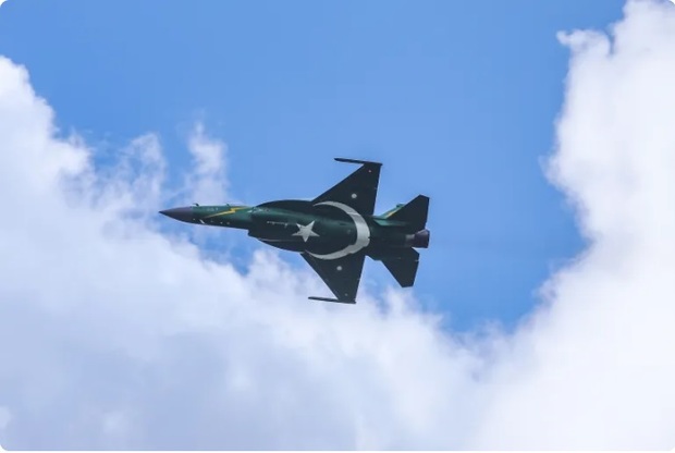 فایننشال تایمز: میانجیگران دیروز میان هند و پاکستان تاجران سلاح امروز به دو کشور هستند