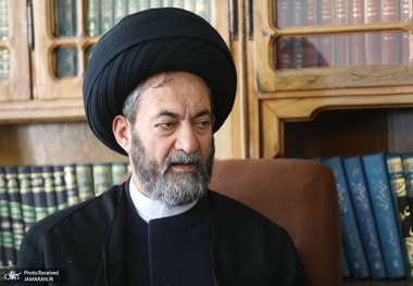 امام جمعه اردبیل: تعجب می‌کنم که برخی‌ها چطور حریصانه وارد عرصه ریاست جمهوری می شوند