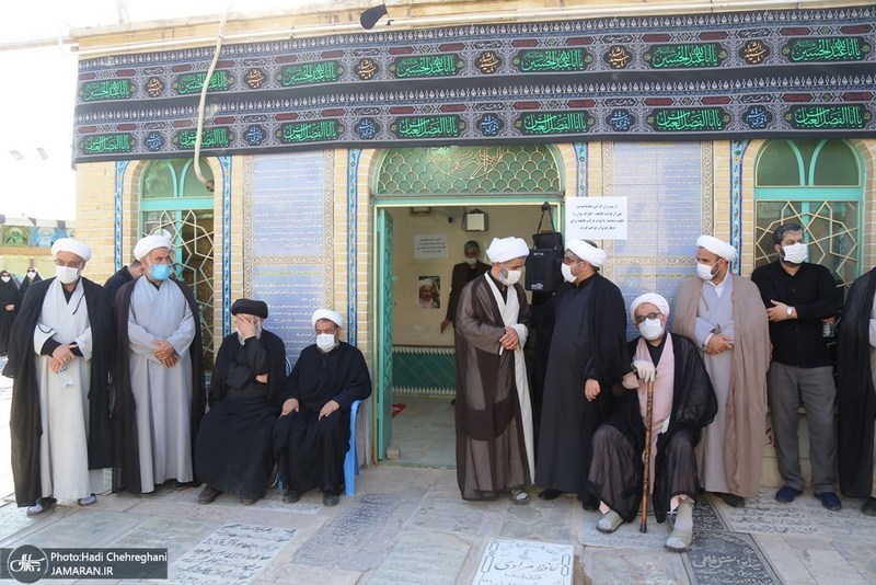 مزار آیت الله العظمی صانعی(ره) در اولین پنج شنبه رحلت ایشان