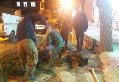 ترکیدگی لوله اصلی آب شهر آوج ترمیم شد