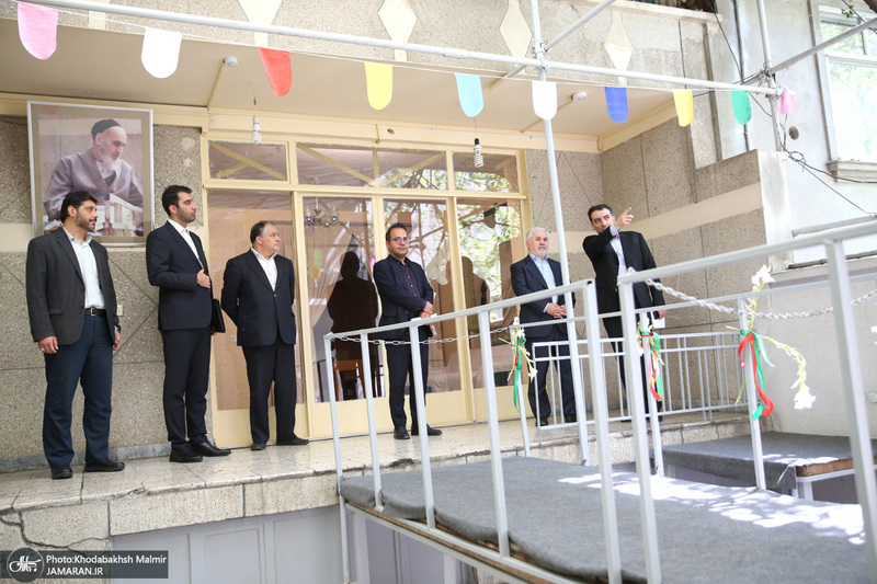 بازدید علی دارابی، معاون میراث فرهنگی از بیت امام خمینی (س) از جماران