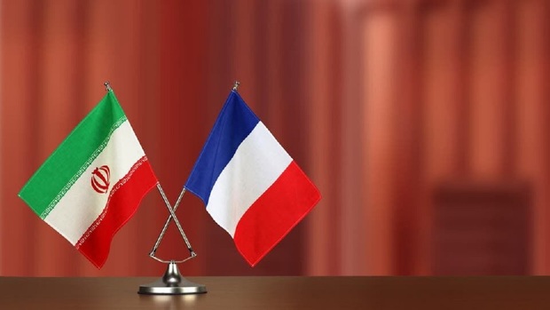 درخواست فرانسه از ایران برای رفع توقیف دو نفتکش یونانی