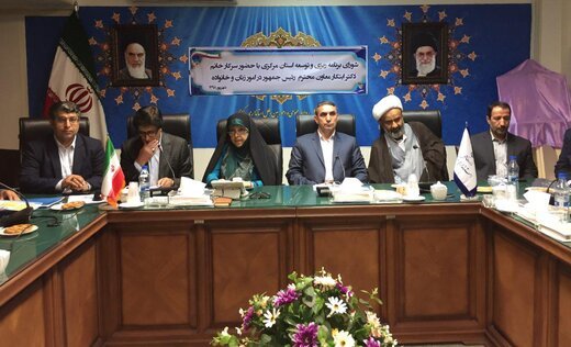 معاون سیاسی، امنیتی واجتماعی استاندار:‌
استان مرکزی از لحاظ درصد جمعیت زنان رتبه ۱۳کشور را دارا می باشد