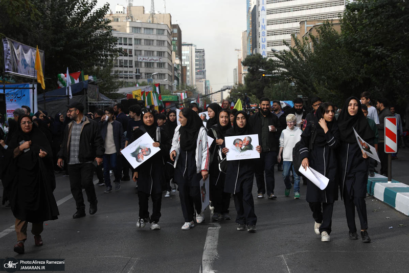 راهپیمایی باشکوه 13 آبان در تهران - 1