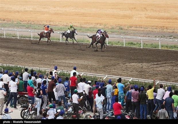 هفته نخست مسابقات اسب‌دوانی بهاره کشور در گنبدکاووس برگزار شد‌