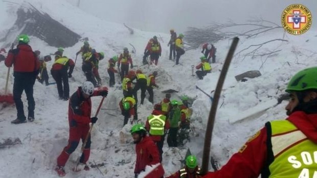 تایید مرگ 3 تن در آبعلی و ادامه جست‌وجوها در برف