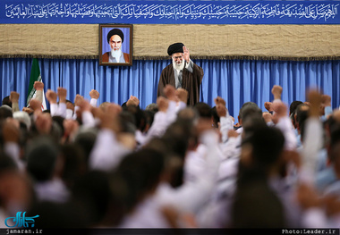 دیدار جمعی از فرماندهان و کارکنان ارتش با رهبر معظم انقلاب 