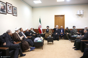 دیدار مهدی کروبی با سید حسن خمینی و جمعی از فعالان سیاسی