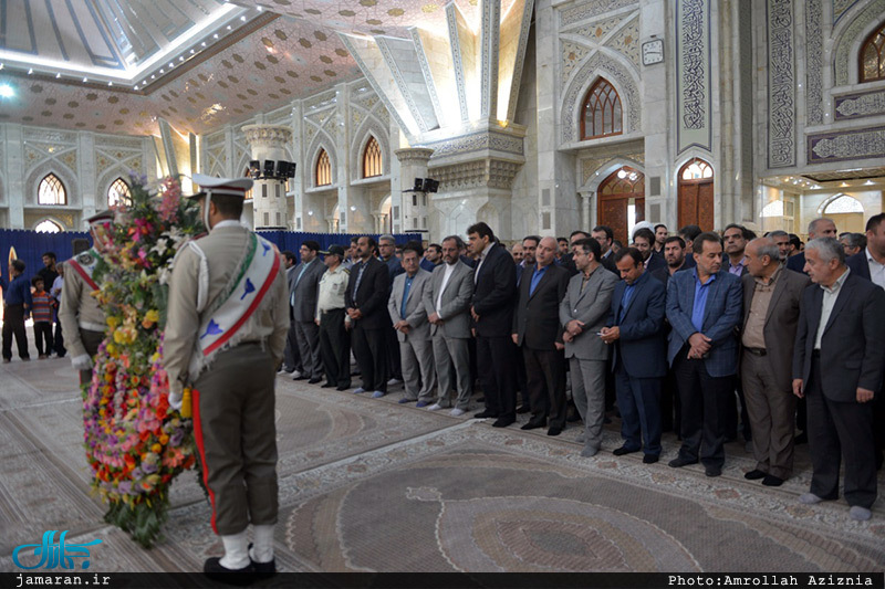 تجدید میثاق استاندار و جمعی از استانداری استان البرز با آرمان های حضرت امام خمینی(س)