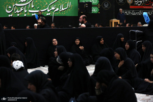 مراسم عزادارای شب عاشورا در حرم مطهر امام خمینی