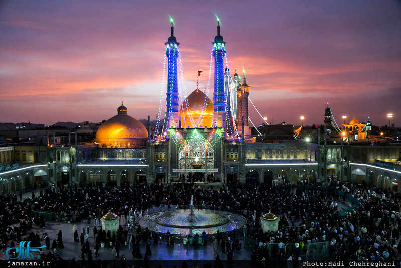 تصاویر زیبایی از حرم مطهر کریمه اهل بیت(س) در شب میلاد حضرت علی(ع)