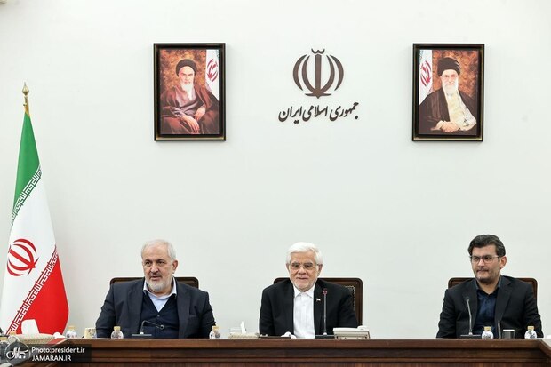 عارف: در بخش‌های زیادی از «های‌تک» شرایط خوبی داریم/ نتایج خوبی از راهبرد اولویت دادن به فناوری‌های پیشرفته و نوظهور به دست آمده است/ در تولید انرژی به دنبال تنوع‌سازی باشیم/ در میزان تولید برق خورشیدی باید به جهش برسیم