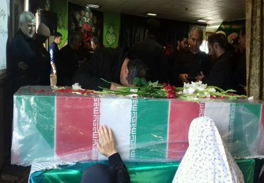 تجدید میثاق فرهنگیان کرج با یک شهید گمنام