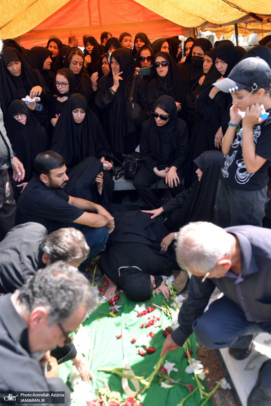 مراسم خاکسپاری سیدعلی صنیع خانی در بهشت زهرا (س) تهران