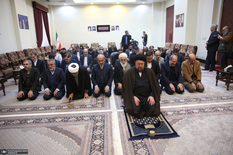 تجدید میثاق رئیس و جمعی از مدیران سازمان صداوسیما با آرمان‌های امام خمینی(س)-2