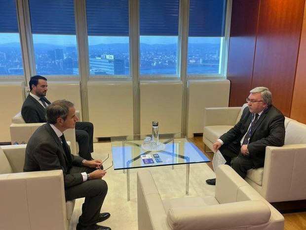 رایزنی روس‌ها با مدیرکل آژانس اتمی در مورد برنامه هسته‌ای ایران ادامه دارد