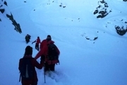 انتقال اجساد سانحه سقوط هواپیما به کمپ کوهنوردان