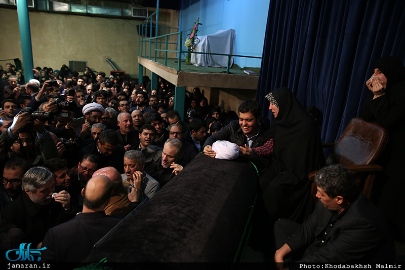 مراسم وداع با پیکر آیت الله هاشمی رفسنجانی(ره) در حسینیه جماران-4