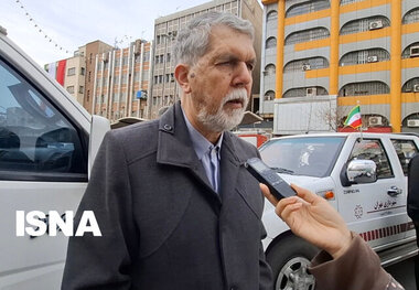 صالحی، وزیر فرهنگ: هیچگاه تا این اندازه در مخاطره نبودیم/ از کلونی خود خارج شویم/ مسئولان صدای مردم را بشنوند/ به تفاوت نگاه‌های بعد از دی ماه احترام می‌گذارم