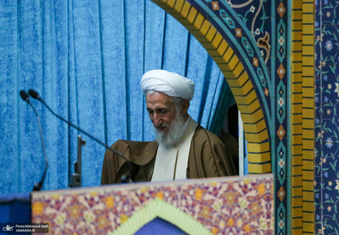 سخنگوی قوه قضاییه: هیچگونه تقصیری متوجه کاظم صدیقی در پرونده تشکیل شده برای برخی از اعضای خانواده اش نیست/ وی تاکید داشته که از هر گونه اعمالی که در این پرونده منتسب به فرزند و همسر فرزندش، می‌باشد تبری می‌جوید