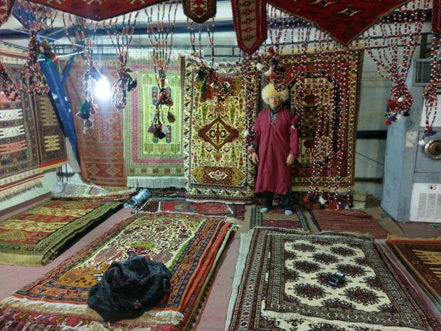 برتری غرفه صنایع دستی رازوجرگلان در دومین نمایشگاه سراسری خراسان جنوبی