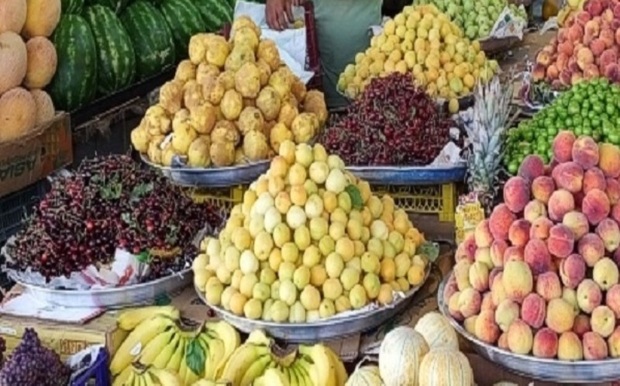 افزایش قیمت میوه در بیجار متناسب با جیب مردم نیست
