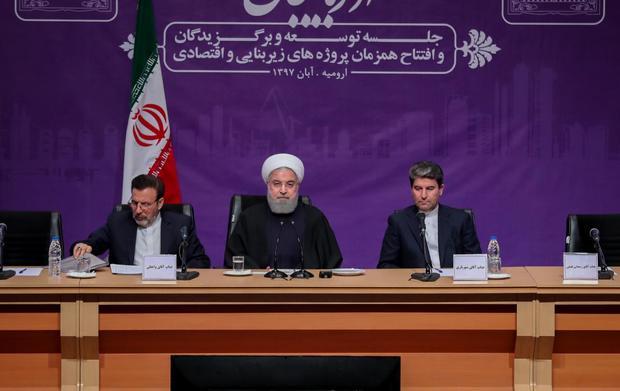 رئیس جمهور روحانی: دولت بی نقص نیستیم اما هر گاه دولت و ملت کنار هم بودند، تحول بزرگ ایجاد کردیم/ امروز روز آزمایش دولت نیست، روز آزمایش همه ملت در برابر اقدامات ظالمانه آمریکا است