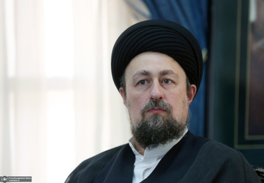 السید حسن الخمینی یُعزّی آیة الله العظمى السیستانی