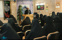 از ممتازین شرکت کننده در دوره حضوری آموزش تخصصی اندیشه امام خمینی(س) تقدیر شد