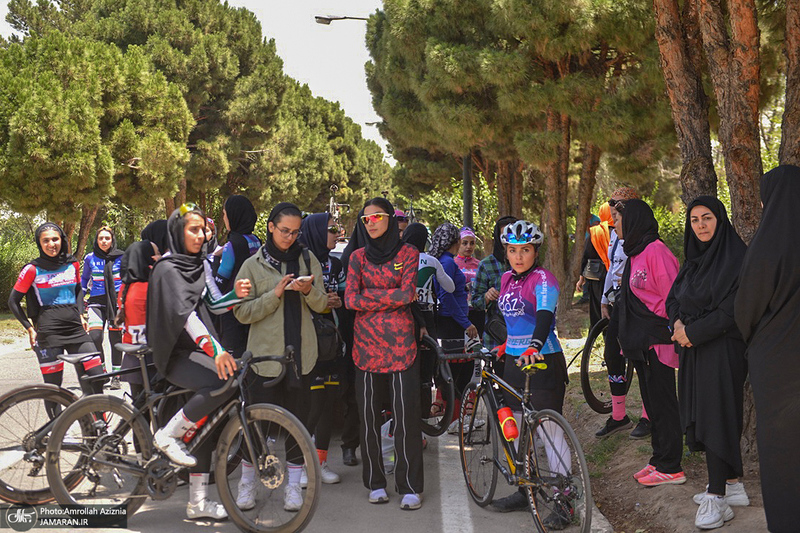 آخرین روز مسابقات دوچرخه سواری قهرمانی کشور جاده بانوان در حرم مطهر امام خمینی(س)